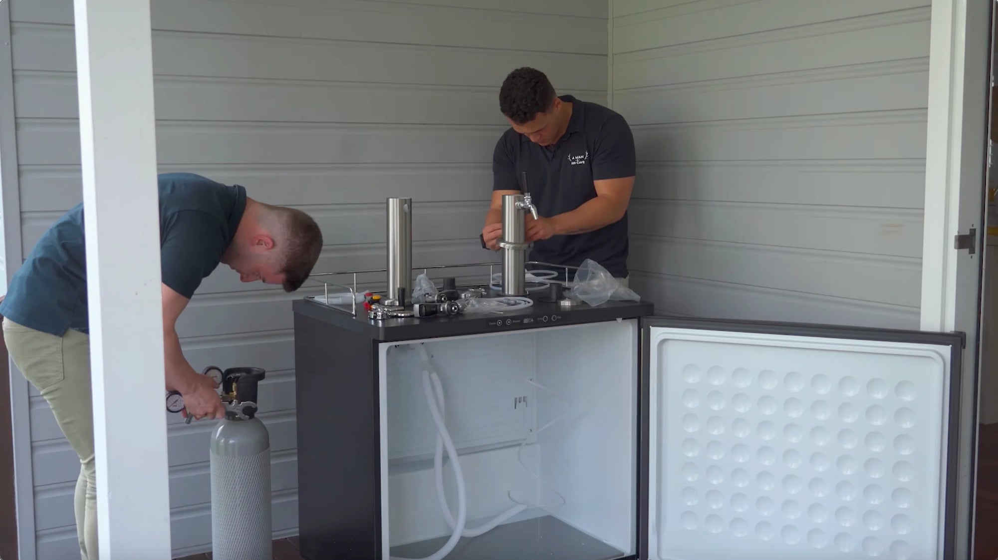 How Does a Kegerator Work? A Bloke’s Guide to Mastering the Art of Draught-Beer